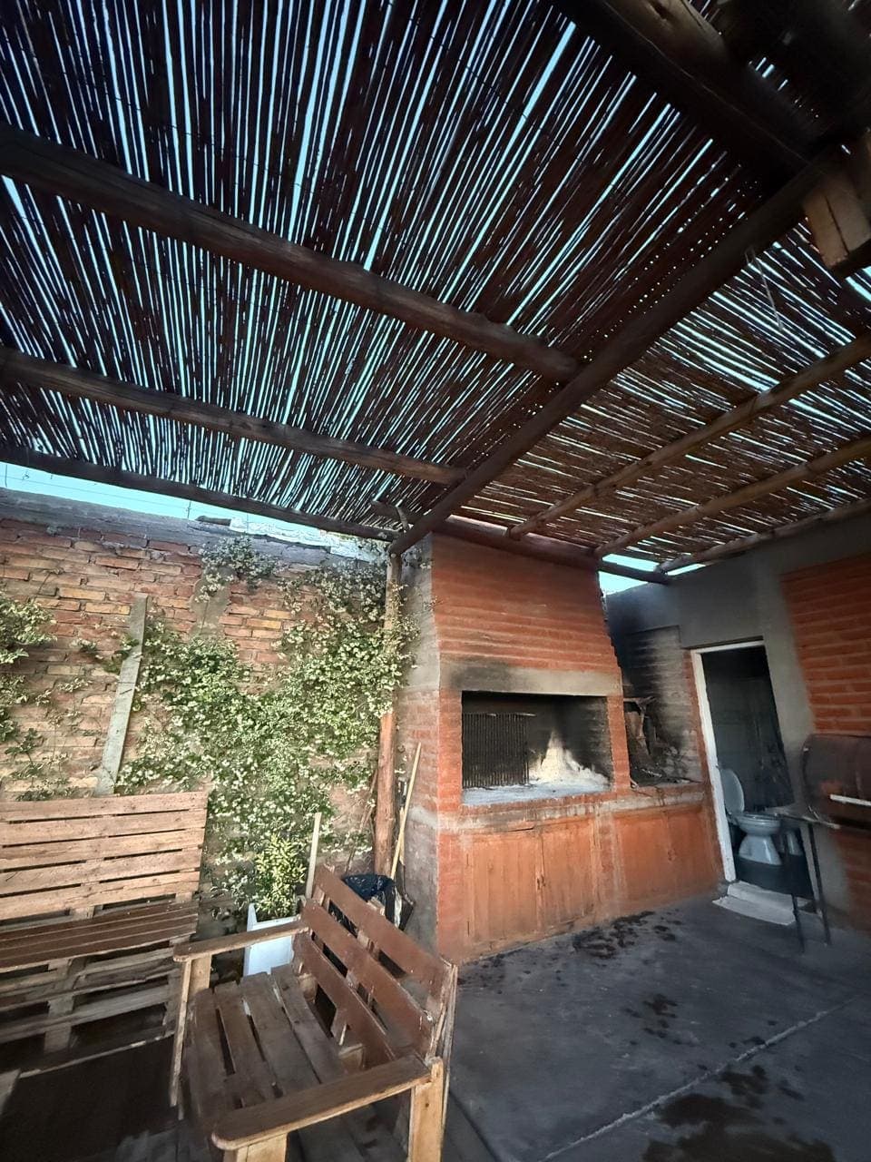 Galería con parrillero de Meraki